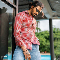 Voyage red checked shirt 452, front view on model